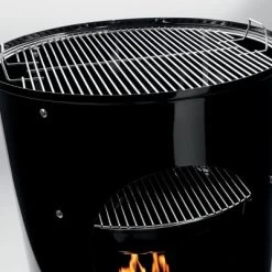 Weber Smokey Mountain Cooker -Outdoor Garden GUEST 2c809997 e76b 4b4f 8c8e fe0558d97444